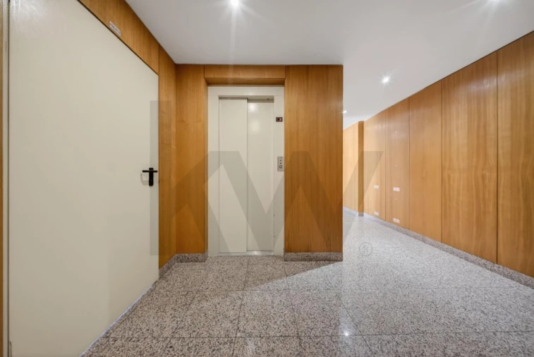 Apartamento T3 para Venda em Carnaxide e Queijas Foto 53