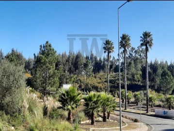 Terreno para Venda em Queluz e Belas