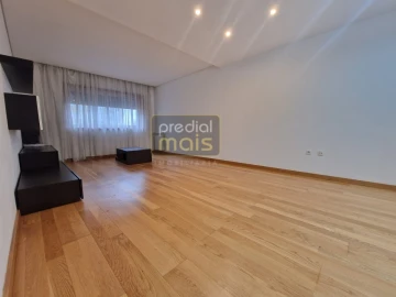 Apartamento T2 para Venda em Vila Nova de Famalicão e Calendário