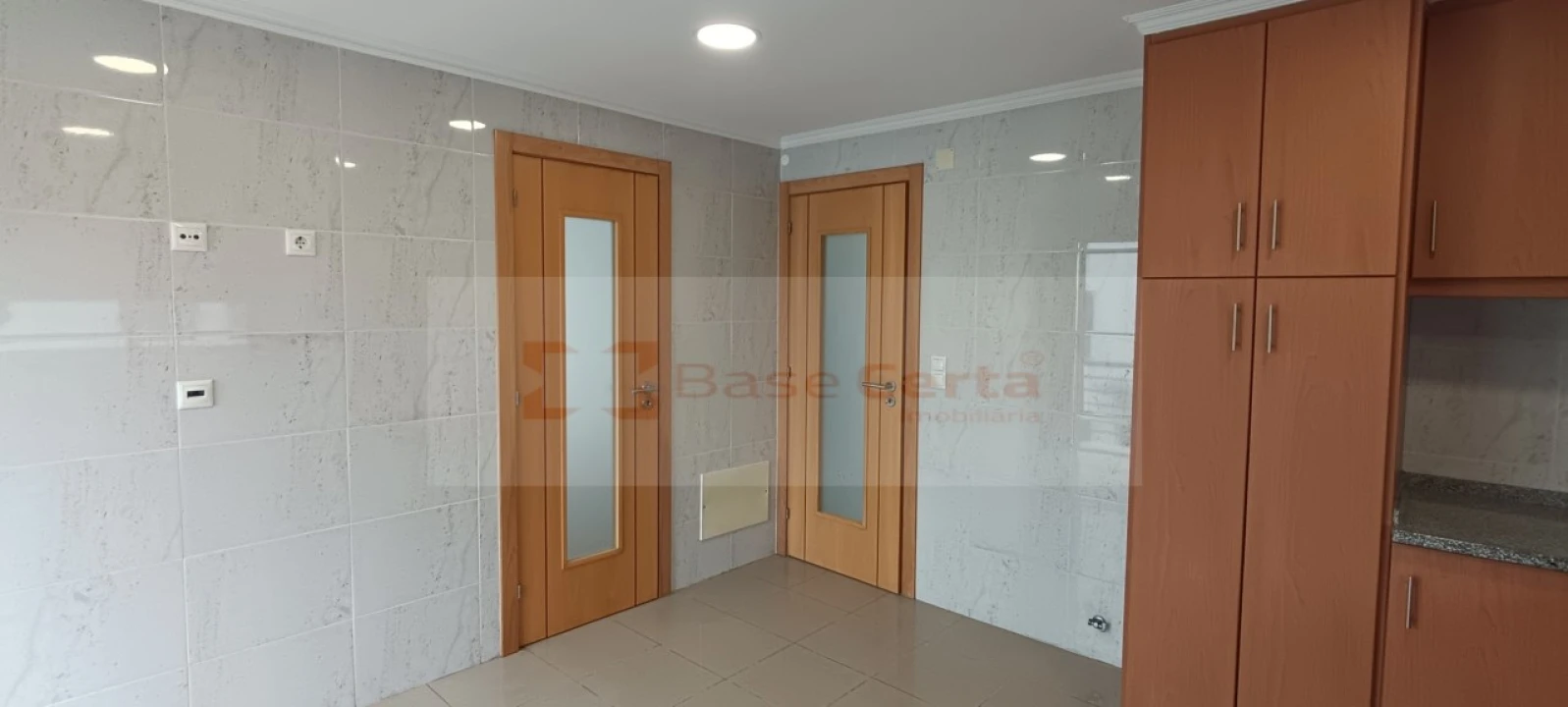 Moradia T5 para Venda em Laranjeiro e Feijó Foto 5