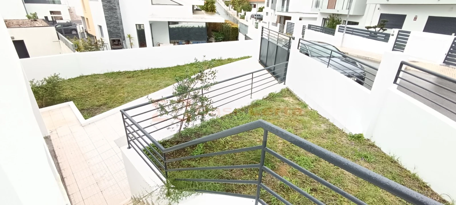 Moradia T5 para Venda em Laranjeiro e Feijó Foto 12