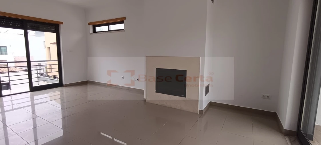 Moradia T5 para Venda em Laranjeiro e Feijó Foto 4
