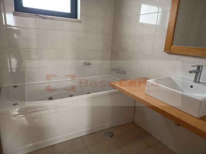 Moradia T5 para Venda em Laranjeiro e Feijó Foto 10