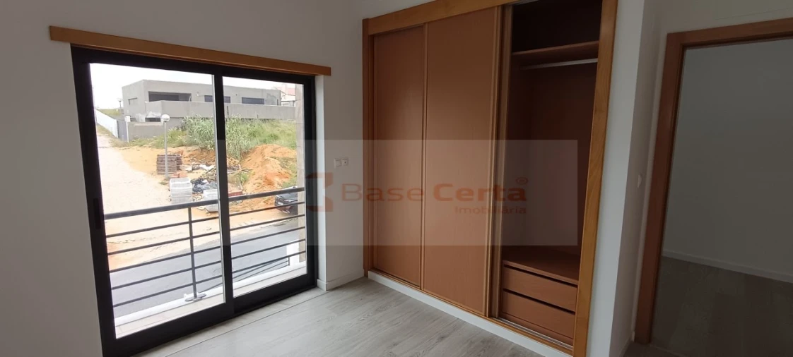 Moradia T5 para Venda em Laranjeiro e Feijó Foto 11