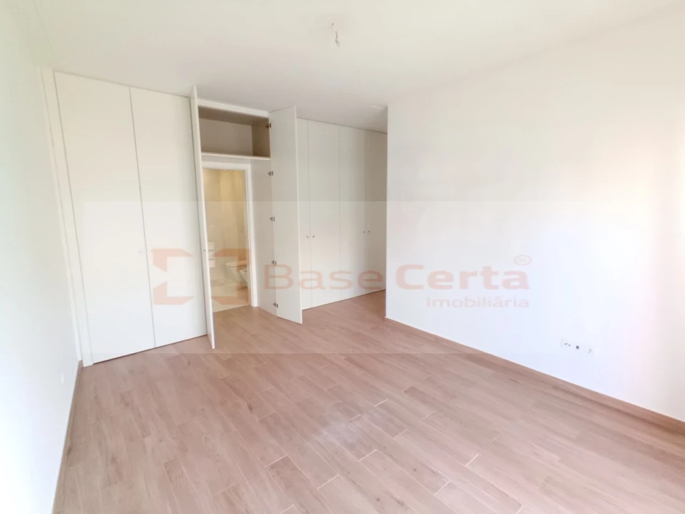 Apartamento T3 para Venda em Corroios Foto 5