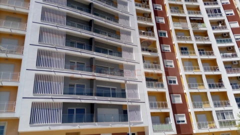 Apartamento T3 para Venda em Corroios