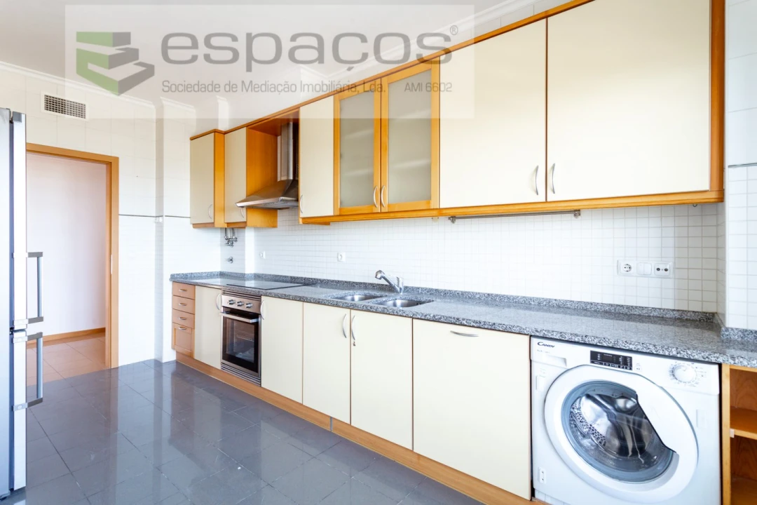 Apartamento T2 para Venda em Santa Iria de Azoia, São João da Talha e Bobadela Foto 3