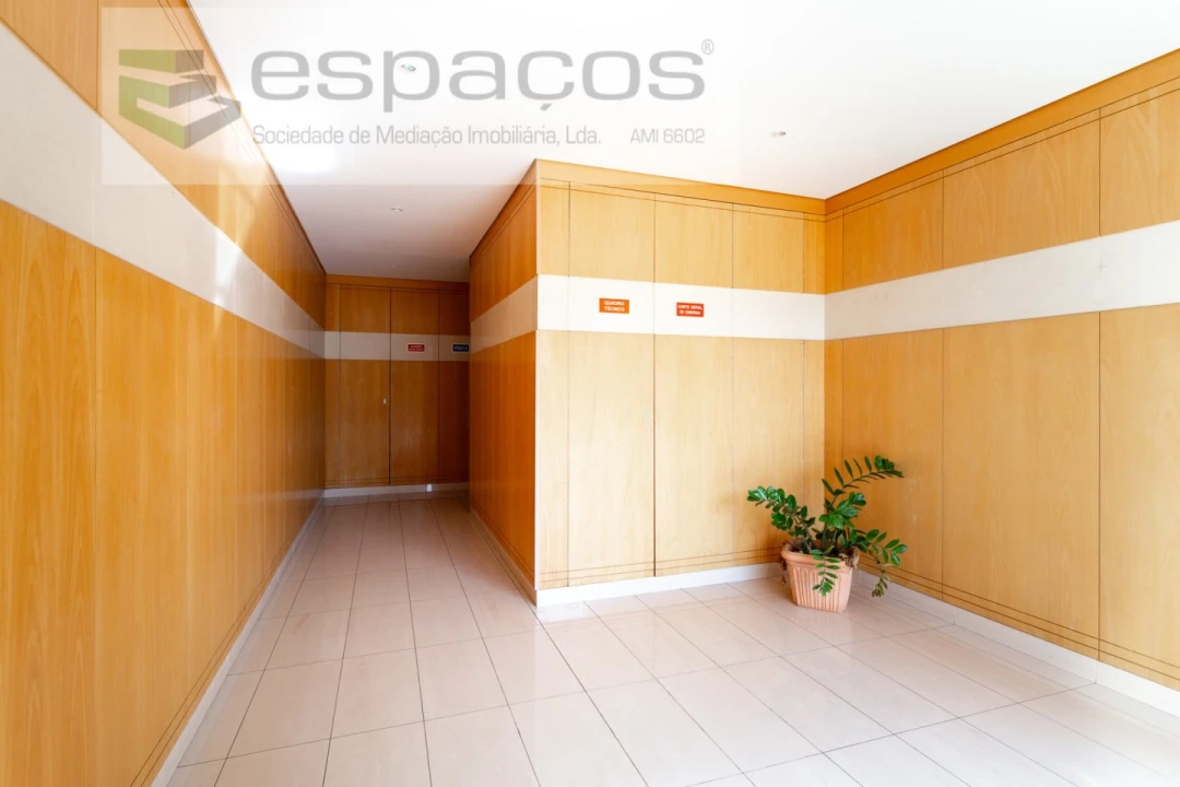 Apartamento T2 para Venda em Santa Iria de Azoia, São João da Talha e Bobadela Foto 22