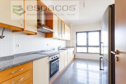 Apartamento T2 para Venda em Santa Iria de Azoia, São João da Talha e Bobadela