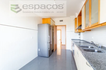 Apartamento T2 para Venda em Santa Iria de Azoia, São João da Talha e Bobadela