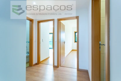 Apartamento T2 para Venda em Santa Iria de Azoia, São João da Talha e Bobadela