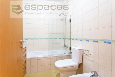 Apartamento T2 para Venda em Santa Iria de Azoia, São João da Talha e Bobadela