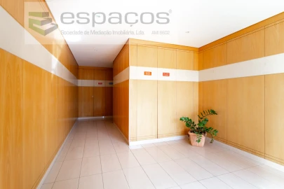 Apartamento T2 para Venda em Santa Iria de Azoia, São João da Talha e Bobadela