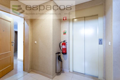 Apartamento T2 para Venda em Santa Iria de Azoia, São João da Talha e Bobadela