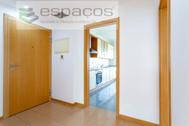 Apartamento T2 para Venda em Santa Iria de Azoia, São João da Talha e Bobadela Foto 4