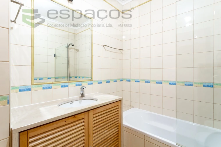 Apartamento T2 para Venda em Santa Iria de Azoia, São João da Talha e Bobadela Foto 18