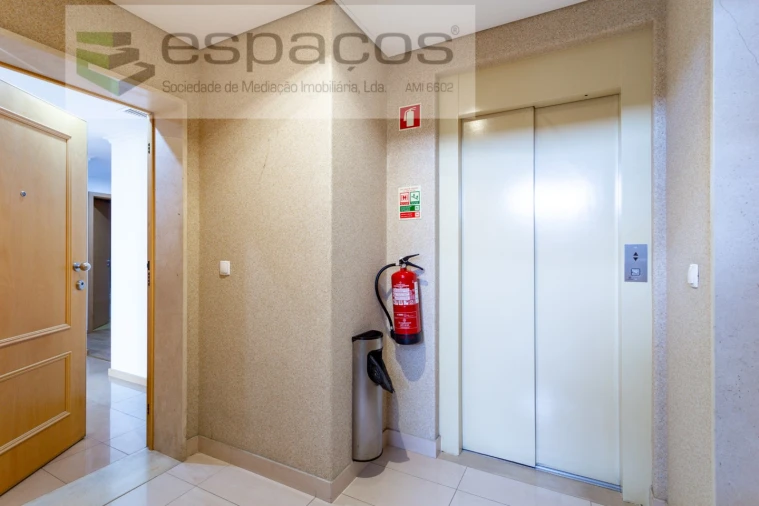 Apartamento T2 para Venda em Santa Iria de Azoia, São João da Talha e Bobadela Foto 23