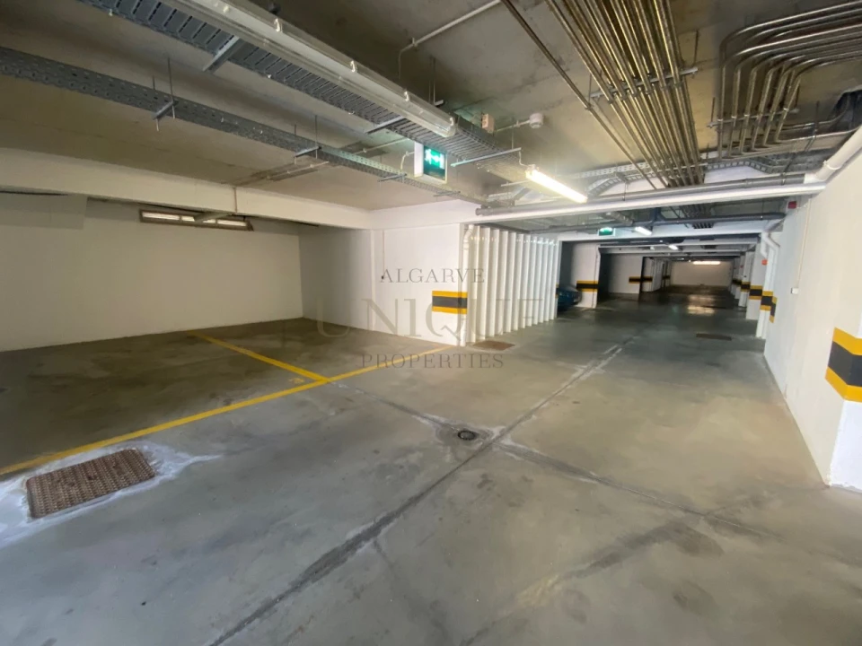 Negócio para Venda em Lagos (São Sebastião e Santa Maria) Foto 1