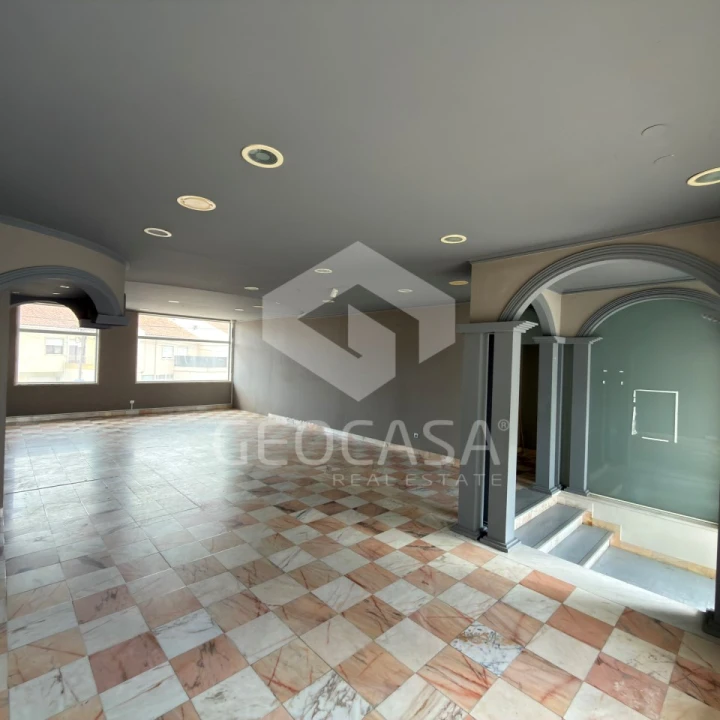 Loja para Arrendamento em Algueirão-Mem Martins Foto 1