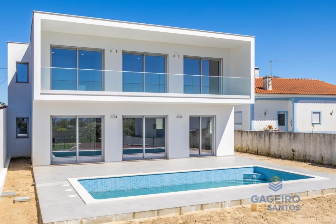 Moradia T4 para Venda em São Martinho do Porto Foto 4