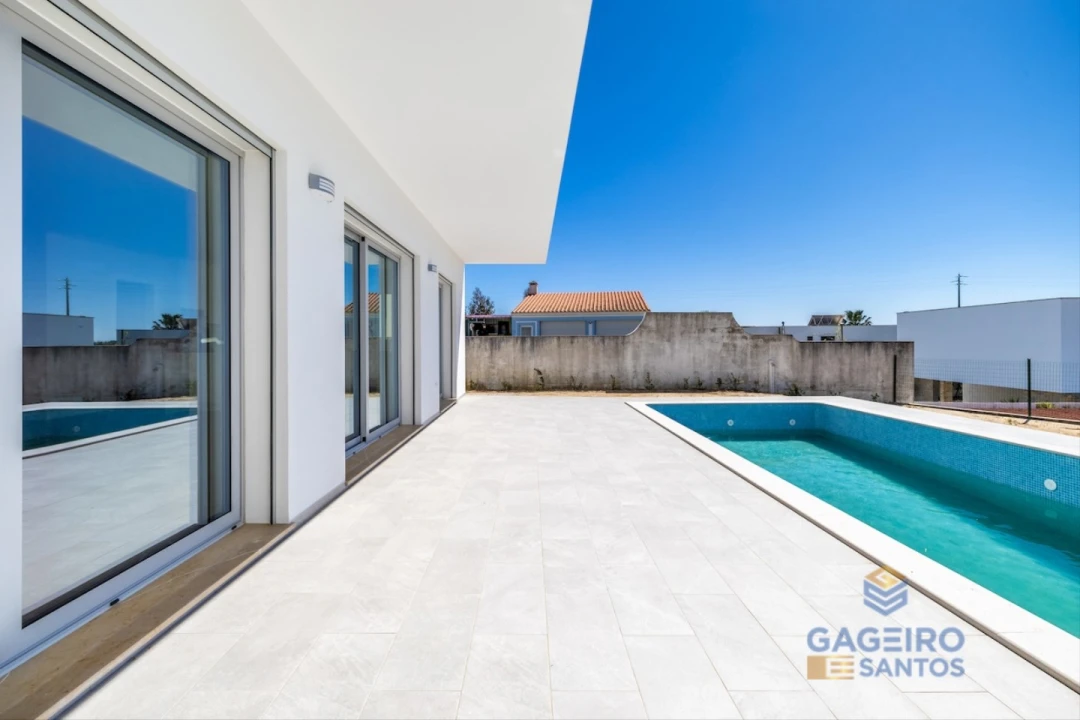 Moradia T4 para Venda em São Martinho do Porto Foto 49