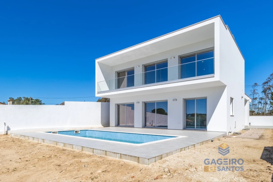 Moradia T4 para Venda em São Martinho do Porto Foto 1