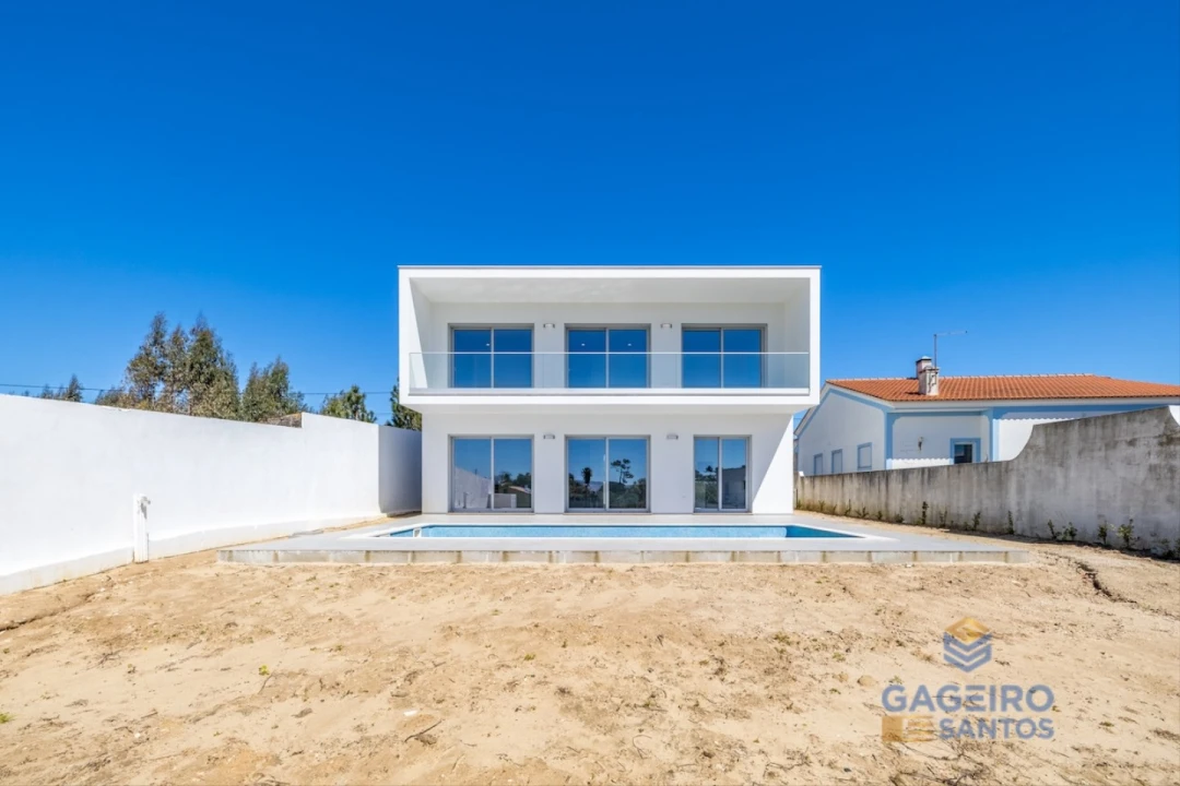 Moradia T4 para Venda em São Martinho do Porto Foto 2