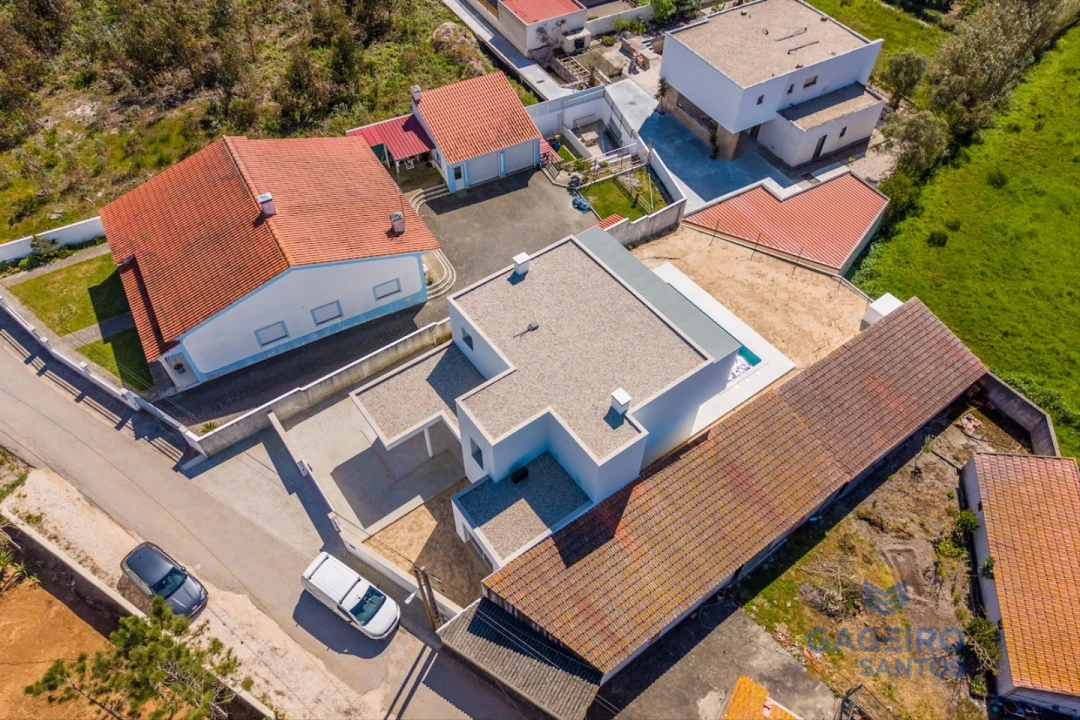 Moradia T4 para Venda em São Martinho do Porto Foto 62