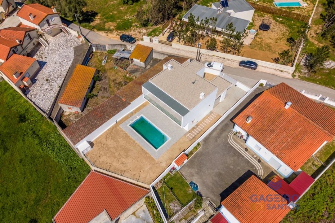 Moradia T4 para Venda em São Martinho do Porto Foto 12