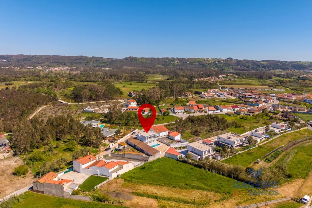 Moradia T4 para Venda em São Martinho do Porto Foto 68