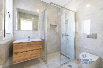 Moradia T4 para Venda em São Martinho do Porto