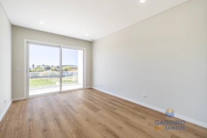 Moradia T4 para Venda em São Martinho do Porto