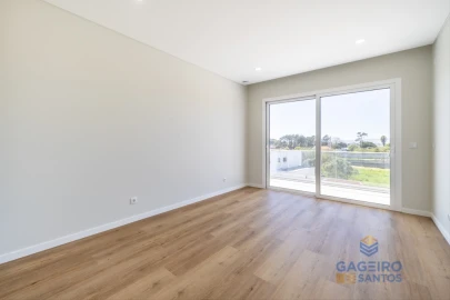 Moradia T4 para Venda em São Martinho do Porto