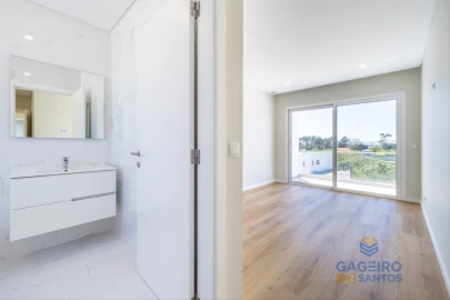 Moradia T4 para Venda em São Martinho do Porto