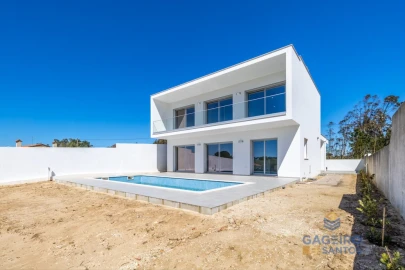 Moradia T4 para Venda em São Martinho do Porto