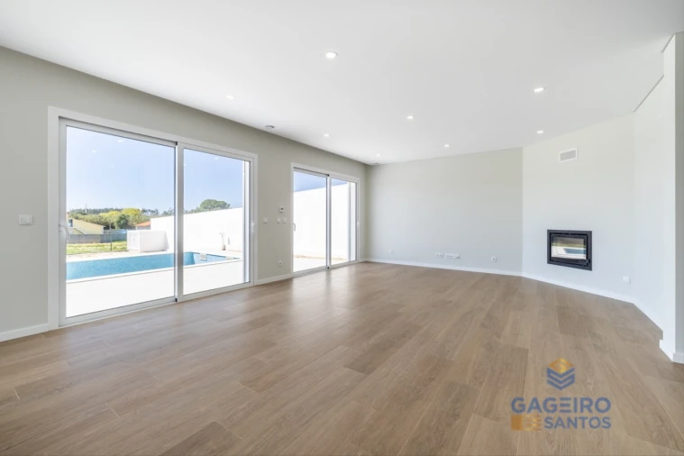 Moradia T4 para Venda em São Martinho do Porto Foto 19