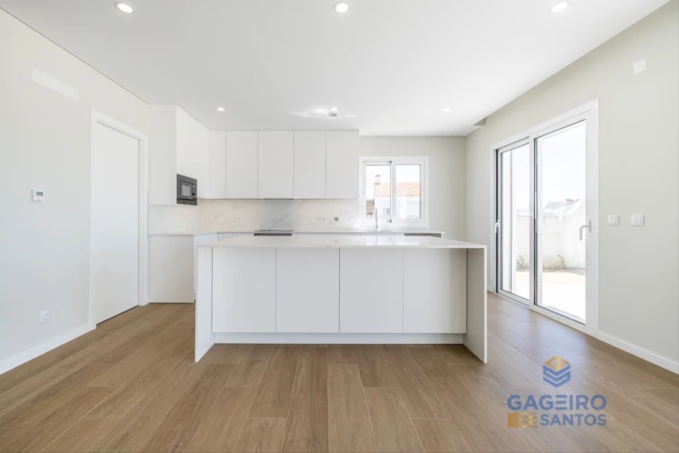 Moradia T4 para Venda em São Martinho do Porto Foto 22