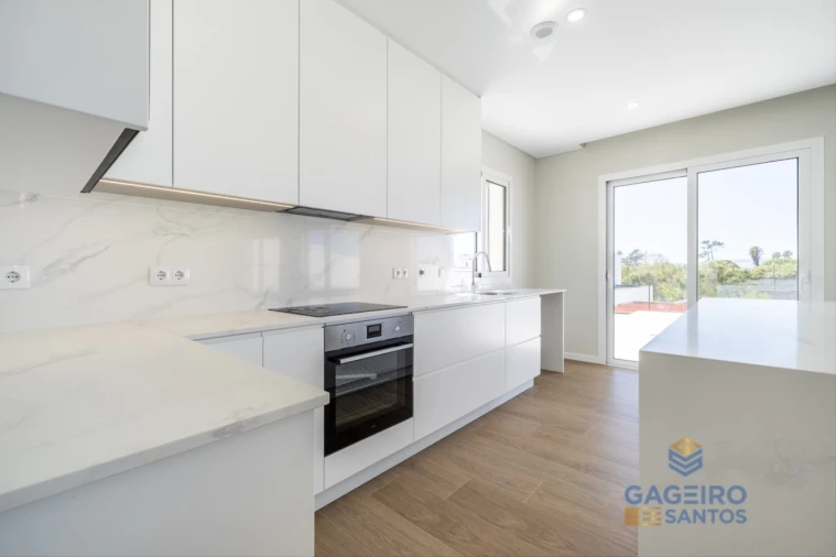 Moradia T4 para Venda em São Martinho do Porto Foto 27