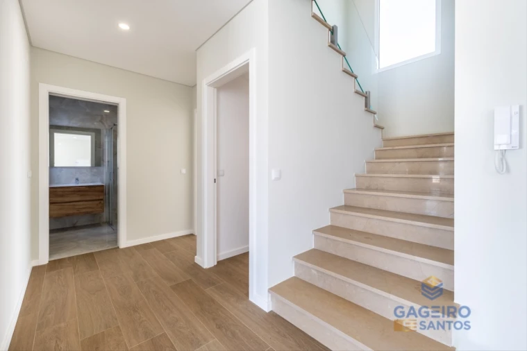 Moradia T4 para Venda em São Martinho do Porto Foto 28