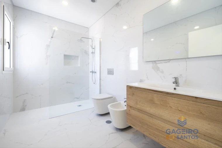 Moradia T4 para Venda em São Martinho do Porto Foto 39