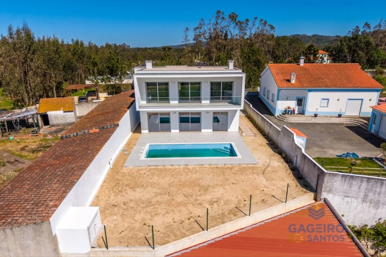 Moradia T4 para Venda em São Martinho do Porto Foto 5