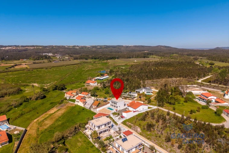 Moradia T4 para Venda em São Martinho do Porto Foto 66