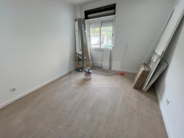 Apartamento T3 para Venda em Falagueira-Venda Nova