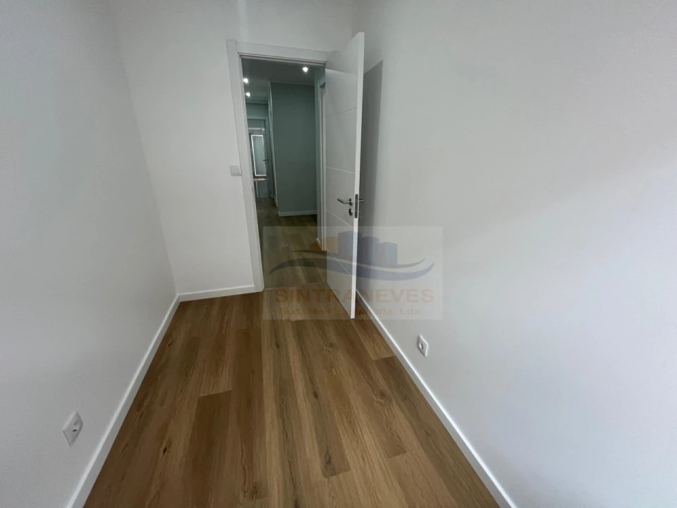 Apartamento T2 para Venda em Águas Livres Foto 3