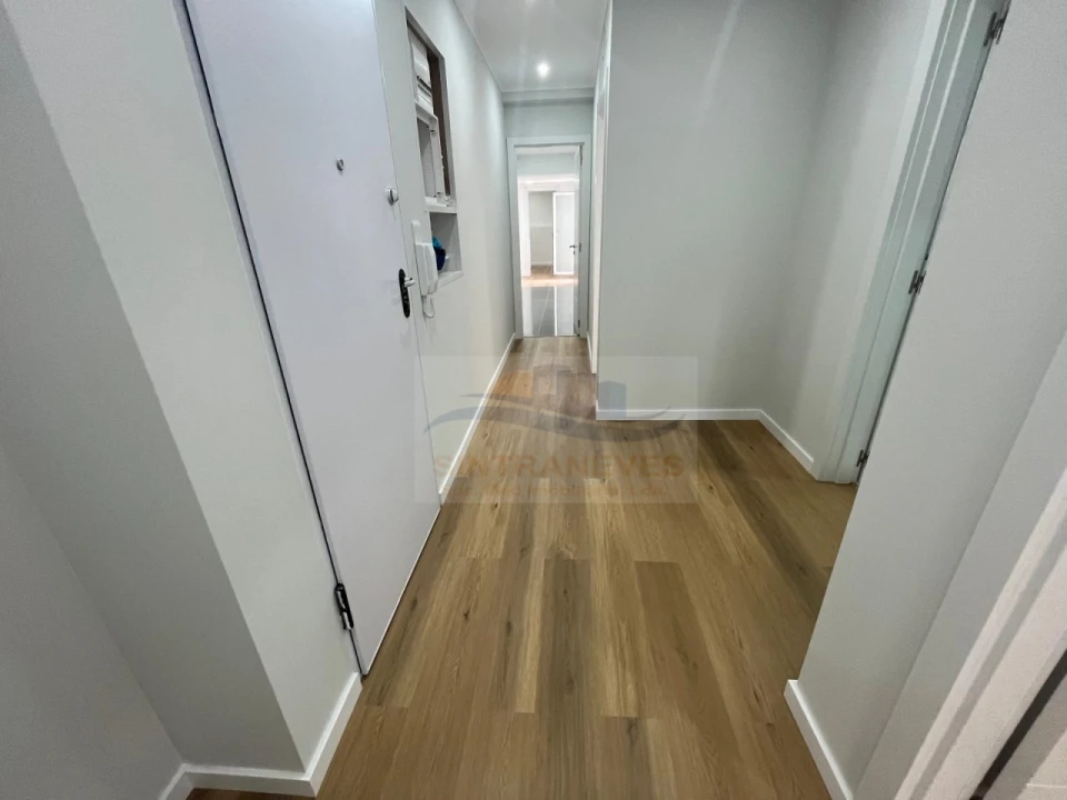 Apartamento T2 para Venda em Águas Livres Foto 2