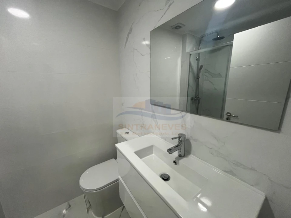 Apartamento T2 para Venda em Águas Livres Foto 8