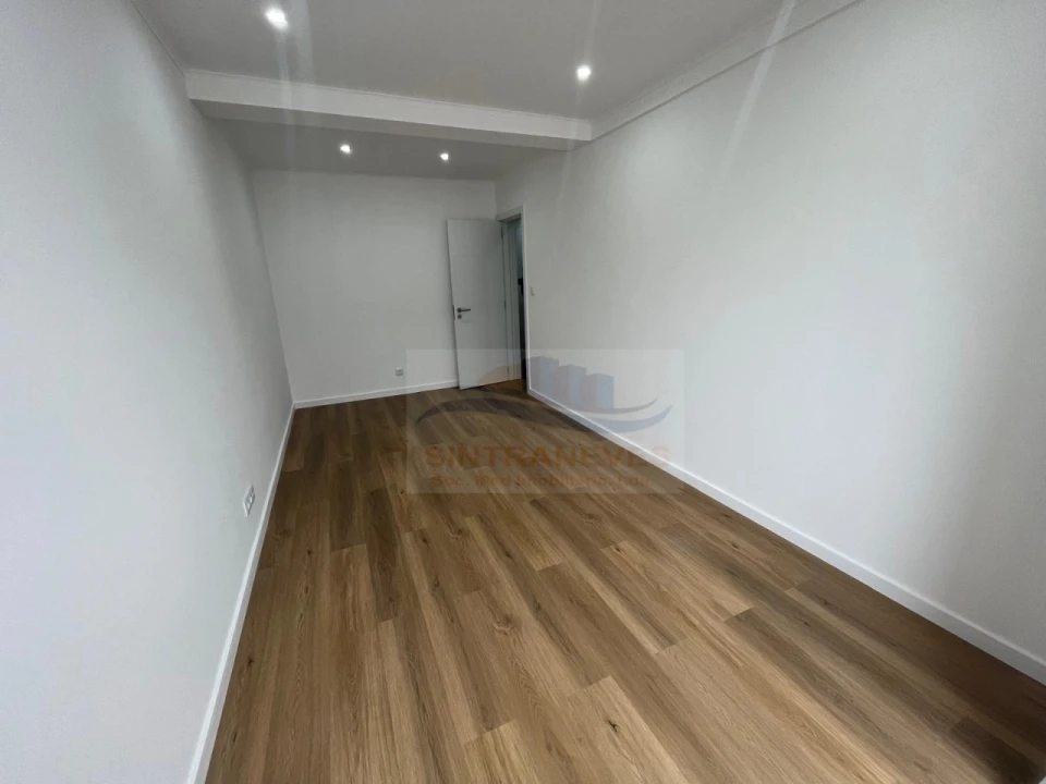 Apartamento T2 para Venda em Águas Livres Foto 11