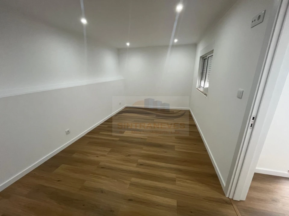 Apartamento T2 para Venda em Águas Livres Foto 17