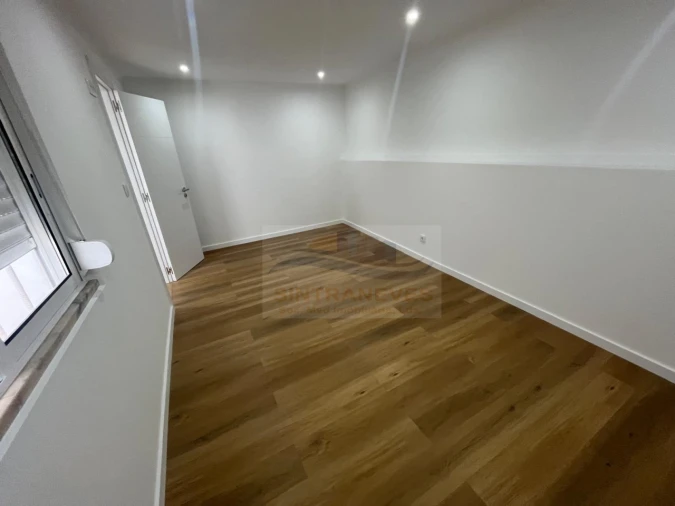 Apartamento T2 para Venda em Águas Livres Foto 18