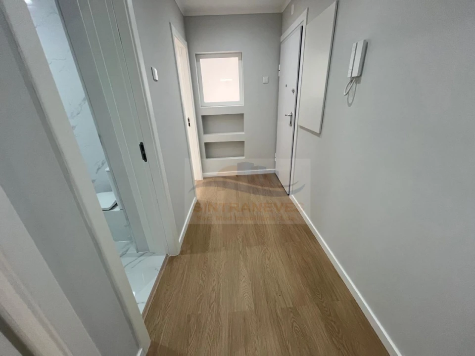 Apartamento T2 para Venda em Venteira Foto 2